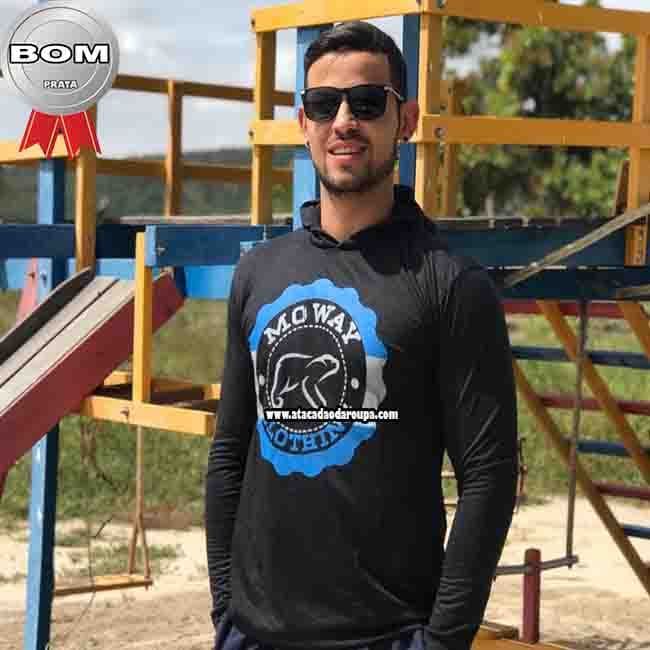 Camisa Manga Longa Liso e Capuz