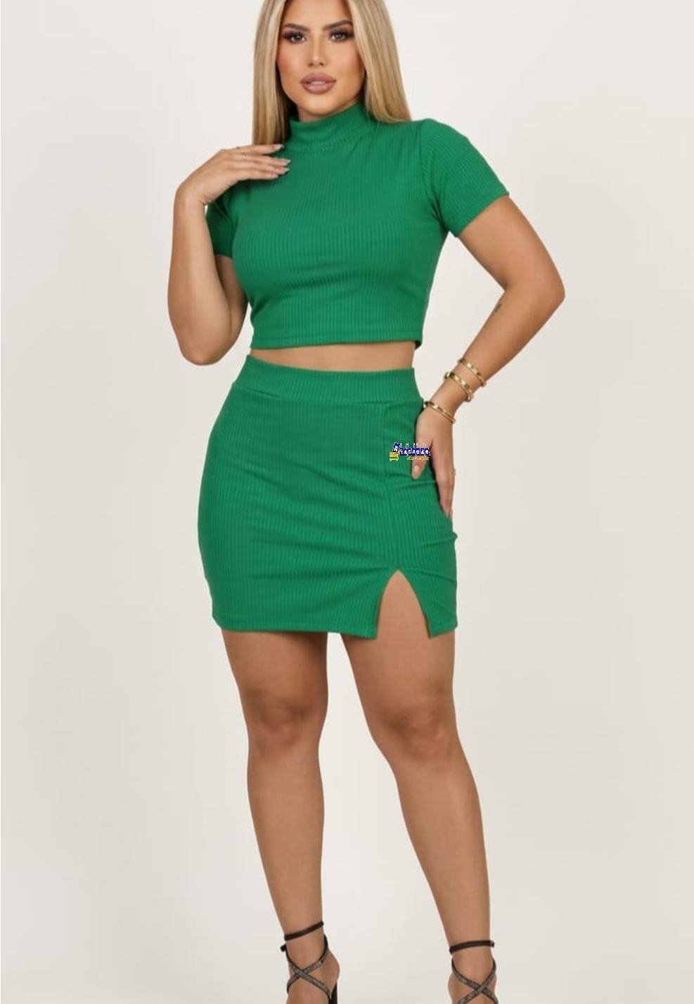 Conjunto Cropped e Saia Curta Canelado