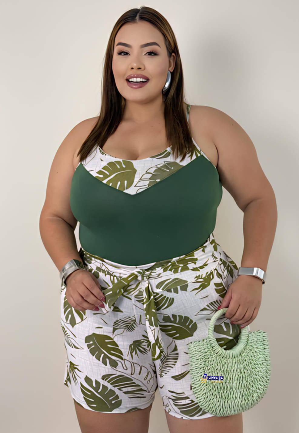 Conjunto Blusa E Short Malha Com Detalhes Plus Size