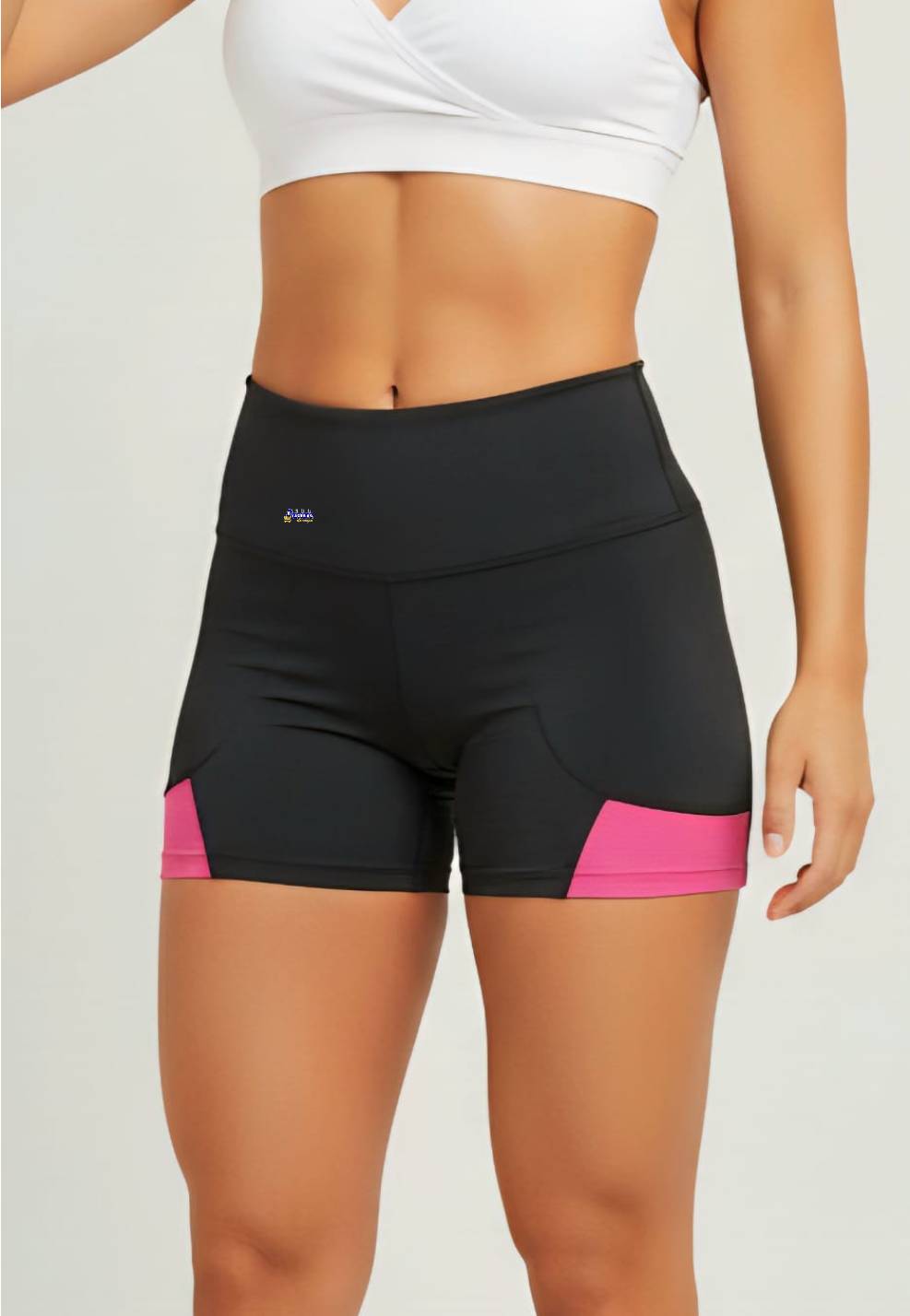 Short Curto Fitness Liso com Detalhes Short Curto Fitness Liso com Detalhes